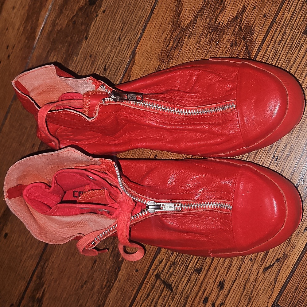 Converse Shroud Leather Hi Top Sneakers Red Leather Womens Size 8